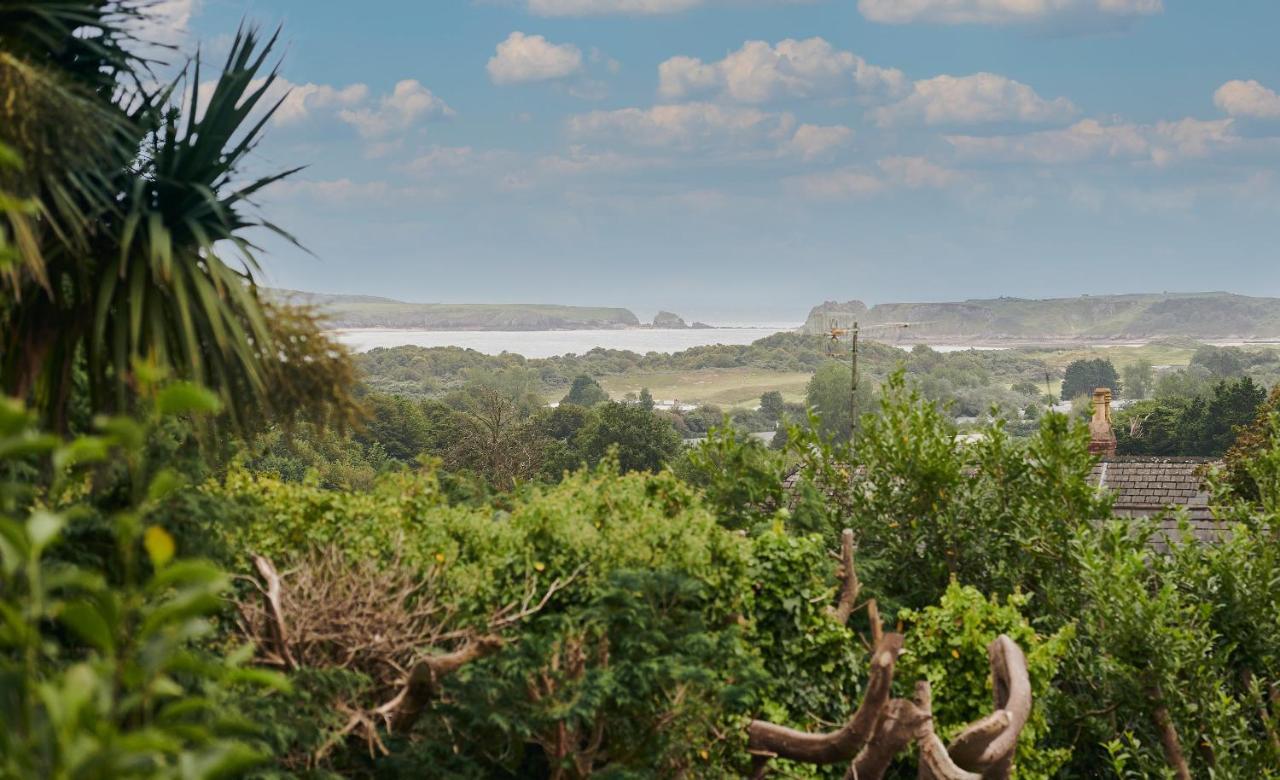 Sea Gem- Beautiful Family Home With Stunning Sea Views & Garden Tenby Extérieur photo