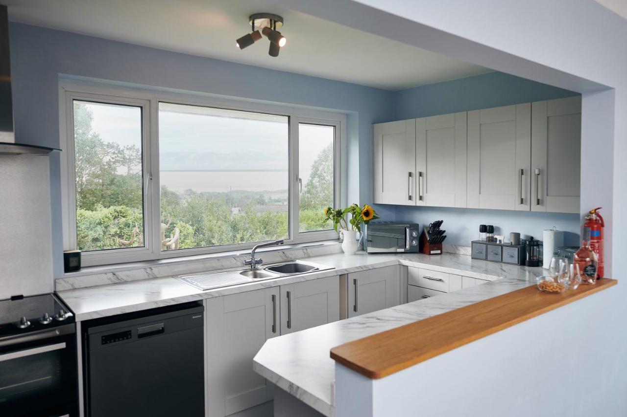 Sea Gem- Beautiful Family Home With Stunning Sea Views & Garden Tenby Extérieur photo